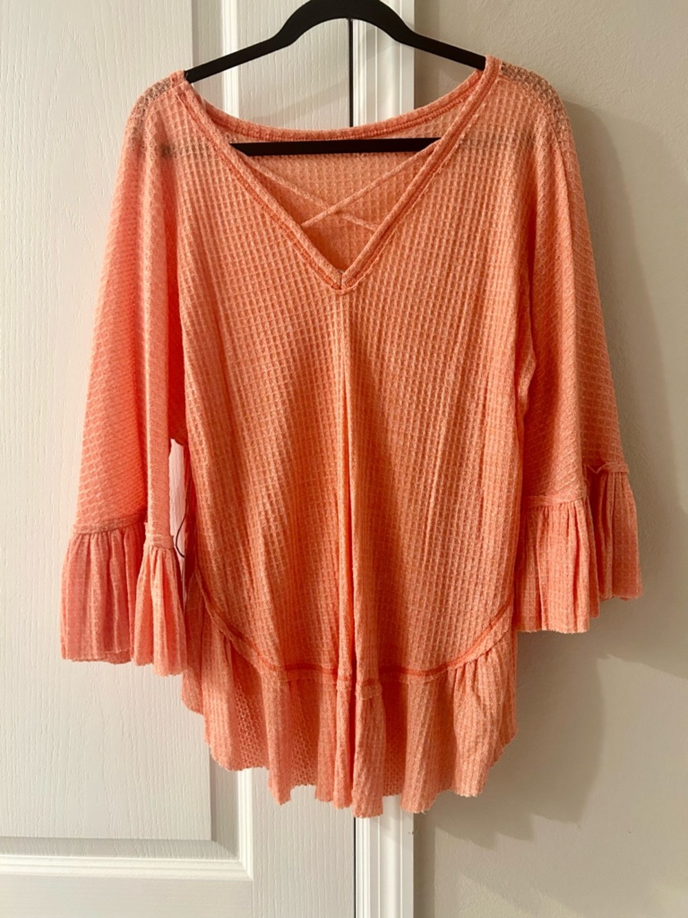 Hummingbird Coral Waffle Knit Ruffle Top Size Medium - Picture 3 of 6